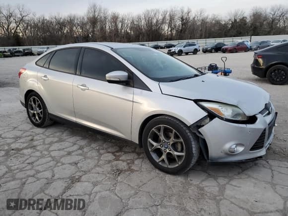 ✅ 2013 Ford Focus SE • VIN: 1FADP3F22DL223321 • Lot: 84913344. Wystawiony na Copart z przebiegiem 143 009 mil. Bezpłatny archiwum sprzedaży aukcyjnych z USA i szczegółowy raport historii pojazdu na DreamBid. Zdjęcie 4.