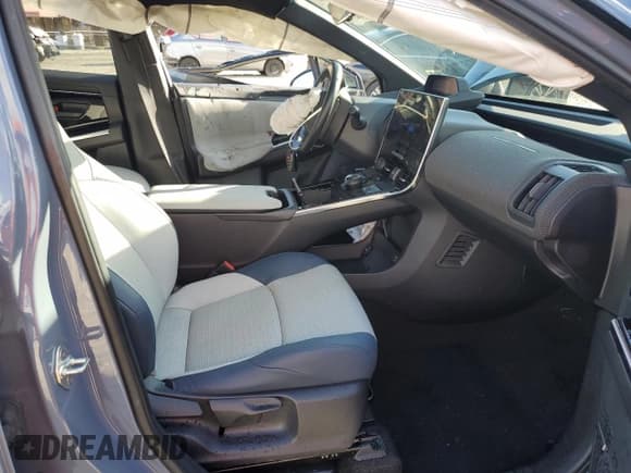 ✅ 2023 Subaru Solterra Premium • VIN: JTMABABA4PA009301 • Lot: 85844085. Wystawiony na Copart z przebiegiem Nie podano. Bezpłatny archiwum sprzedaży aukcyjnych z USA i szczegółowy raport historii pojazdu na DreamBid. Zdjęcie 7.