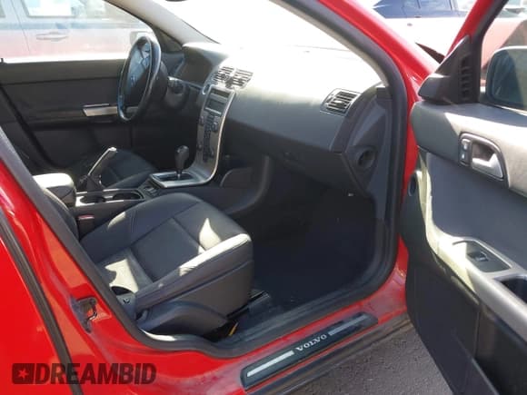 ✅ 2005 Volvo V50 • VIN: YV1MW390552064626 • Lot: 43608095. Wystawiony na IAAI z przebiegiem Nie podano. Bezpłatny archiwum sprzedaży aukcyjnych z USA i szczegółowy raport historii pojazdu na DreamBid. Zdjęcie 5.