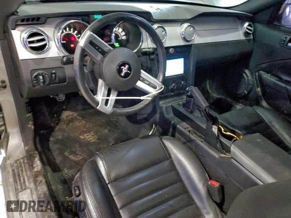 ✅ 2009 Ford Mustang GT • VIN: 1ZVHT82H995145580 • Лот: 96566365. Опубликован ранее на Copart с пробегом 97 809 миль. Бесплатный доступ к архиву аукционных продаж из США и подробный отчёт об истории автомобиля на DreamBid. Изображение 8.