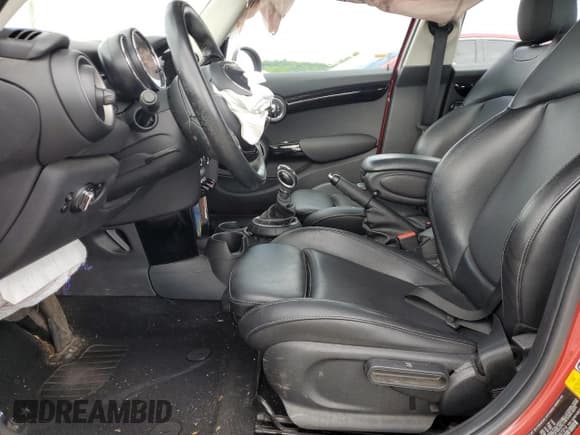 ✅ 2015 MINI Hardtop 4 Door S • VIN: WMWXU3C54F2B57314 • Lot: 56327705. Wystawiony na Copart z przebiegiem 89 986 mil. Bezpłatny archiwum sprzedaży aukcyjnych z USA i szczegółowy raport historii pojazdu na DreamBid. Zdjęcie 7.