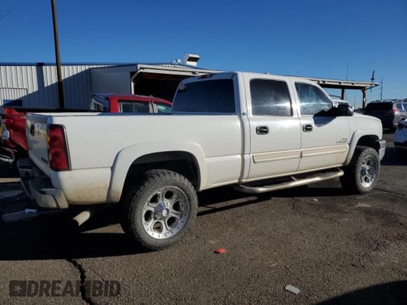 ✅ 2005 Chevrolet Silverado 2500HD LS • VIN: 1GCHK23285F953730 • Lot: 82726105. Wystawiony na Copart z przebiegiem 189 540 mil. Bezpłatny archiwum sprzedaży aukcyjnych z USA i szczegółowy raport historii pojazdu na DreamBid. Zdjęcie 3.