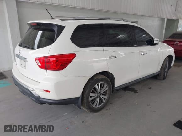 ✅ 2017 Nissan Pathfinder SV • VIN: 5N1DR2MN3HC674075 • Lot: 42435222. Listed on IAAI with 164,839 mi. Free auction sales archive from the USA and detailed vehicle history report at DreamBid. Image 4.
