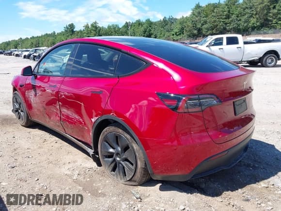 ✅ 2025 Tesla Model Y Long Range • VIN: 7SAYGAEE5SF233291 • Lot: 42771468. Listed on IAAI with 4,953 mi. Free auction sales archive from the USA and detailed vehicle history report at DreamBid. Image 3.