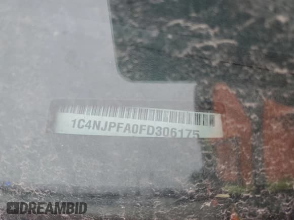 ✅ 2015 Jeep Patriot Latitude • VIN: 1C4NJPFA0FD306175 • Lot: 69238295. Wystawiony na Copart z przebiegiem 175 924 mil. Bezpłatny archiwum sprzedaży aukcyjnych z USA i szczegółowy raport historii pojazdu na DreamBid. Zdjęcie 13.