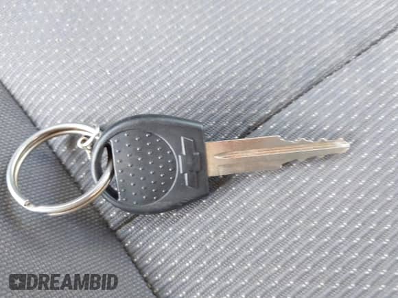 2007 Chevrolet Aveo LS z VIN KL1TD56667B098628, wystawiony jako IAAI lot #43324818 z przebiegiem 180 747 mil mil oraz . Historia ofert i sprzedaży dostępna na DreamBid. Obrazek 11.