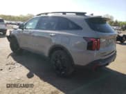 ✅ 2025 Kia Sorento X-Line EX • VIN: 5XYRHDJF2SG325479 • Lot: 55058605. Wystawiony na Copart z przebiegiem 5 525 mil. Bezpłatny archiwum sprzedaży aukcyjnych z USA i szczegółowy raport historii pojazdu na DreamBid. Zdjęcie 2.