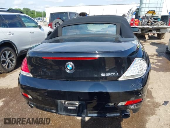 ✅ 2007 BMW 6 Series 650i • VIN: WBAEK13587CN83792 • Lot: 42473633. Wystawiony na IAAI z przebiegiem 141 208 mil. Bezpłatny archiwum sprzedaży aukcyjnych z USA i szczegółowy raport historii pojazdu na DreamBid. Zdjęcie 16.