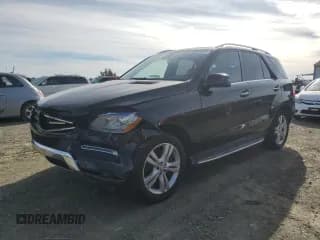 ✅ 2015 Mercedes-Benz M 350 • VIN: 4JGDA5HB8FA557741 • Лот: 92020225. Опубликован ранее на Copart с пробегом 141 556 миль. Бесплатный доступ к архиву аукционных продаж из США и подробный отчёт об истории автомобиля на DreamBid. Изображение 1.