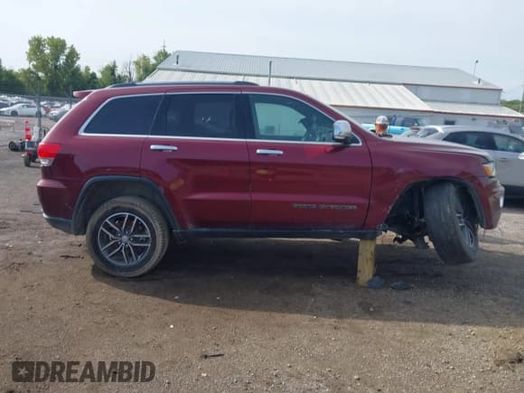 ✅ 2017 Jeep Grand Cherokee Limited • VIN: 1C4RJFBGXHC811607 • Lot: 43275028. Listed on IAAI with 160,266 mi. Free auction sales archive from the USA and detailed vehicle history report at DreamBid. Image 14.