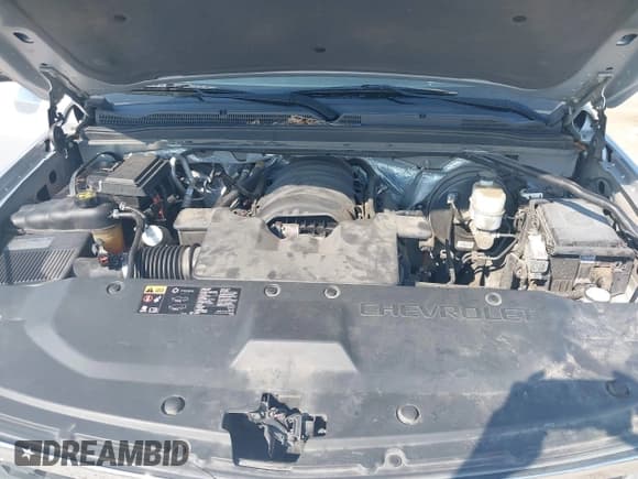 ✅ 2015 Chevrolet Suburban LT • VIN: 1GNSCJKC9FR271308 • Lot: 42896617. Wystawiony na IAAI z przebiegiem 202 547 mil. Bezpłatny archiwum sprzedaży aukcyjnych z USA i szczegółowy raport historii pojazdu na DreamBid. Zdjęcie 10.