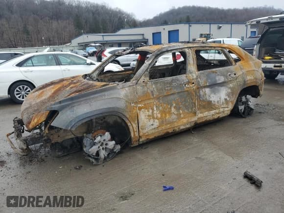 ✅ 2023 Volkswagen Atlas SE • VIN: 1V2LC2CA1PC206469 • Lot: 39746964. Listed on Copart with Not provided. Free auction sales archive from the USA and detailed vehicle history report at DreamBid. Image 1.