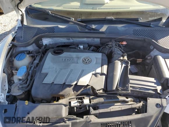 ✅ 2014 Volkswagen Beetle 2.0L TDI • VIN: 3VW5L7AT5EM806416 • Lot: 86837594. Listed on Copart with 263,447 mi. Free auction sales archive from the USA and detailed vehicle history report at DreamBid. Image 12.