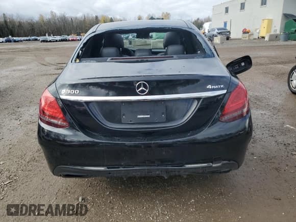 ✅ 2019 Mercedes-Benz C 300 • VIN: 55SWF8EB8KU317447 • Lot: 89835755. Wystawiony na Copart z przebiegiem 234 488 mil. Bezpłatny archiwum sprzedaży aukcyjnych z USA i szczegółowy raport historii pojazdu na DreamBid. Zdjęcie 6.