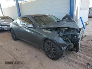✅ 2015 Hyundai Genesis Coupe 3.8L Base • VIN: KMHHU6KJ6FU125467 • Lot: 81951435. Wystawiony na Copart z przebiegiem Nie podano. Bezpłatny archiwum sprzedaży aukcyjnych z USA i szczegółowy raport historii pojazdu na DreamBid. Zdjęcie 4.