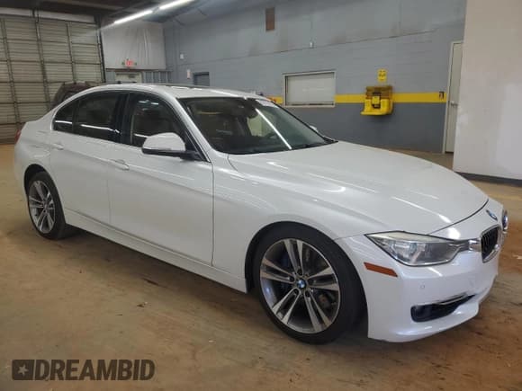 ✅ 2015 BMW 3 Series 328i • VIN: WBA3A5G53FNS87612 • Lot: 82752165. Listed on Copart with 107,175 mi. Free auction sales archive from the USA and detailed vehicle history report at DreamBid. Image 4.