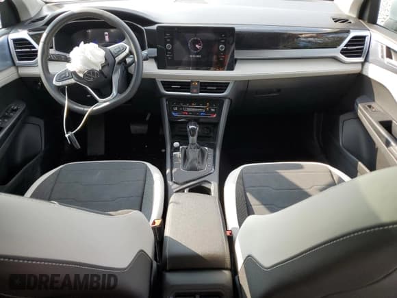 ✅ 2025 Volkswagen Taos SE • VIN: 3VVEC7B21SM066739 • Лот: 71779245. Опубликован ранее на Copart с пробегом 991 миль. Бесплатный доступ к архиву аукционных продаж из США и подробный отчёт об истории автомобиля на DreamBid. Изображение 8.