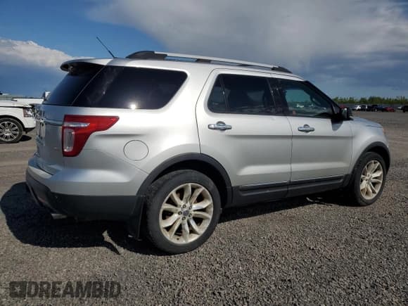 ✅ 2011 Ford Explorer XLT • VIN: 1FMHK8D8XBGA07622 • Lot: 58618345. Wystawiony na Copart z przebiegiem 205 388 mil. Bezpłatny archiwum sprzedaży aukcyjnych z USA i szczegółowy raport historii pojazdu na DreamBid. Zdjęcie 3.
