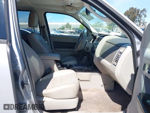 ✅ 2009 Ford Escape Hybrid • VIN: 1FMCU49379KA87852 • Lot: 42159280. Listed on IAAI with 155,054 mi. Free auction sales archive from the USA and detailed vehicle history report at DreamBid. Image 5.