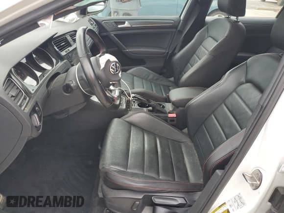 ✅ 2019 Volkswagen Golf GTI S • VIN: 3VW5T7AU7KM033906 • Lot: 70019685. Wystawiony na Copart z przebiegiem 72 805 mil. Bezpłatny archiwum sprzedaży aukcyjnych z USA i szczegółowy raport historii pojazdu na DreamBid. Zdjęcie 7.