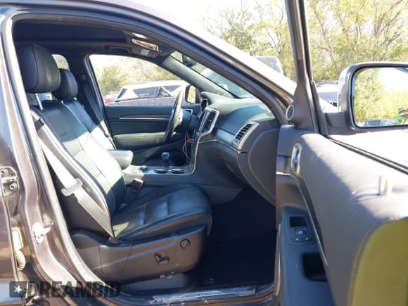 ✅ 2014 Jeep Grand Cherokee Summit • VIN: 1C4RJFJG1EC404630 • Lot: 43518071. Wystawiony na IAAI z przebiegiem 102 680 mil. Bezpłatny archiwum sprzedaży aukcyjnych z USA i szczegółowy raport historii pojazdu na DreamBid. Zdjęcie 5.