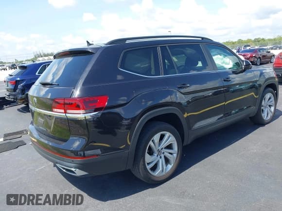 ✅ 2021 Volkswagen Atlas SE • VIN: 1V2WR2CA1MC607768 • Lot: 42518885. Listed on IAAI with 49,286 mi. Free auction sales archive from the USA and detailed vehicle history report at DreamBid. Image 4.