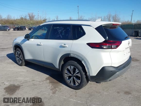 ✅ 2022 Nissan Rogue SV • VIN: 5N1BT3BBXNC701582 • Lot: 43498982. Wystawiony na IAAI z przebiegiem 70 829 mil. Bezpłatny archiwum sprzedaży aukcyjnych z USA i szczegółowy raport historii pojazdu na DreamBid. Zdjęcie 3.