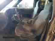 2002 Chevrolet Blazer LS z VIN 1GNDT13WX2K149500, wystawiony jako Copart lot #81766444 z przebiegiem 251 330 mil mil oraz Szkoda całkowita • Salvage title. Historia ofert i sprzedaży dostępna na DreamBid. Obrazek 7.