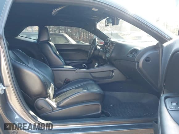 ✅ 2016 Dodge Challenger R/T Plus Shaker • VIN: 2C3CDZBT7GH331942 • Лот: 43543980. Опубликован ранее на IAAI с пробегом 94 649 миль. Бесплатный доступ к архиву аукционных продаж из США и подробный отчёт об истории автомобиля на DreamBid. Изображение 5.