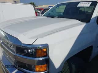 2019 Chevrolet Silverado 2500HD Work Truck с VIN 2GC2CREG8K1171872, выставлен на аукционе IAAI как лот 43163676 с пробегом 197 775 миль миль и . История ставок и продаж доступна на DreamBid. Изображение 6.