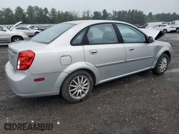 ✅ 2005 Suzuki Forenza LX • VIN: KL5JJ56Z85K132557 • Lot: 80202535. Wystawiony na Copart z przebiegiem Nie podano. Bezpłatny archiwum sprzedaży aukcyjnych z USA i szczegółowy raport historii pojazdu na DreamBid. Zdjęcie 3.