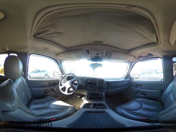 ✅ 2004 Chevrolet Suburban LS • VIN: 3GNFK16Z14G220272 • Лот: 41768348. Опубликован ранее на IAAI с пробегом 283 233 миль. Бесплатный доступ к архиву аукционных продаж из США и подробный отчёт об истории автомобиля на DreamBid. Изображение 18.