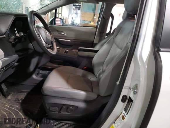 ✅ 2023 Toyota Sienna XLE • VIN: 5TDJRKEC4PS178185 • Lot: 81125895. Wystawiony na Copart z przebiegiem 32 529 mil. Bezpłatny archiwum sprzedaży aukcyjnych z USA i szczegółowy raport historii pojazdu na DreamBid. Zdjęcie 7.