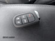 ✅ 2020 Jeep Cherokee Latitude Plus • VIN: 1C4PJMLB8LD609690 • Lot: 43128385. Wystawiony na IAAI z przebiegiem 55 029 mil. Bezpłatny archiwum sprzedaży aukcyjnych z USA i szczegółowy raport historii pojazdu na DreamBid. Zdjęcie 11.