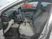 2010 Hyundai Accent GLS z VIN KMHCN4AC6AU500703, wystawiony jako Copart lot #82541114 z przebiegiem 188 357 mil mil oraz Szkoda całkowita • Salvage title. Historia ofert i sprzedaży dostępna na DreamBid. Obrazek 7.