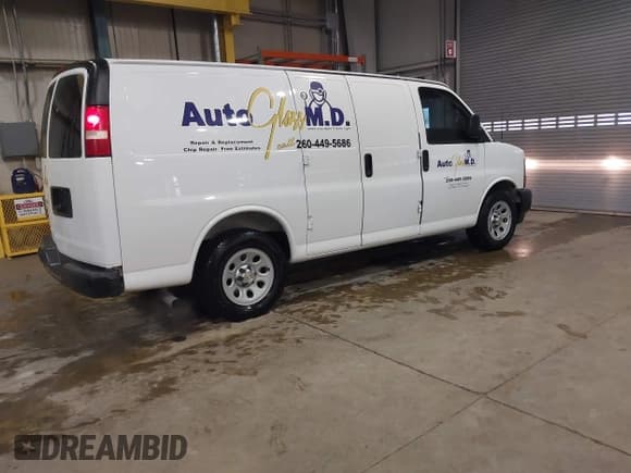 ✅ 2014 Chevrolet Express Cargo • VIN: 1GCSGAFX0E1112670 • Lot: 38943752. Wystawiony na IAAI z przebiegiem 75 527 mil. Bezpłatny archiwum sprzedaży aukcyjnych z USA i szczegółowy raport historii pojazdu na DreamBid. Zdjęcie 4.