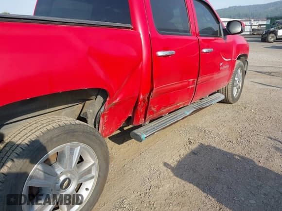 ✅ 2013 Chevrolet Silverado 1500 LTZ • VIN: 3GCPKTE76DG100346 • Lot: 43101111. Wystawiony na IAAI z przebiegiem 147 797 mil. Bezpłatny archiwum sprzedaży aukcyjnych z USA i szczegółowy raport historii pojazdu na DreamBid. Zdjęcie 6.