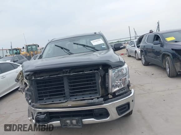 ✅ 2019 Nissan Titan SV • VIN: 1N6AA1E68KN528019 • Lot: 42140399. Listed on IAAI with 101,289 mi. Free auction sales archive from the USA and detailed vehicle history report at DreamBid. Image 6.