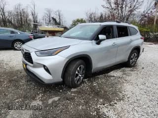 ✅ 2021 Toyota Highlander XLE • VIN: 5TDGZRBH6MS526972 • Lot: 81446385. Wystawiony na Copart z przebiegiem 53 821 mil. Bezpłatny archiwum sprzedaży aukcyjnych z USA i szczegółowy raport historii pojazdu na DreamBid. Zdjęcie 1.