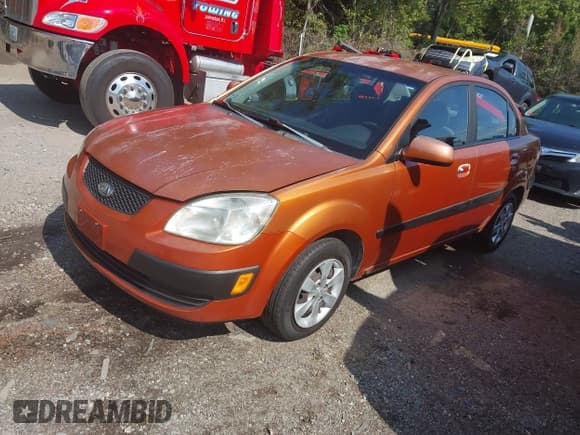 ✅ 2008 Kia Rio LX • VIN: KNADE123386343441 • Lot: 43234300. Wystawiony na IAAI z przebiegiem 187 341 mil. Bezpłatny archiwum sprzedaży aukcyjnych z USA i szczegółowy raport historii pojazdu na DreamBid. Zdjęcie 2.