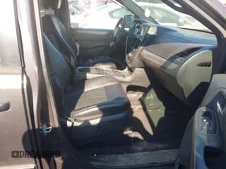 ✅ 2015 Dodge Grand Caravan R/T • VIN: 2C4RDGEG2FR612158 • Lot: 43181506. Wystawiony na IAAI z przebiegiem 132 970 mil. Bezpłatny archiwum sprzedaży aukcyjnych z USA i szczegółowy raport historii pojazdu na DreamBid. Zdjęcie 5.