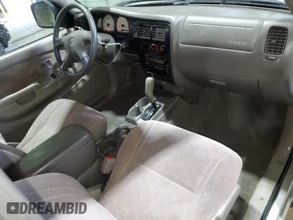 ✅ 2002 Toyota Tacoma PreRunner • VIN: 5TESM92N32Z898705 • Lot: 51533285. Listed on Copart with 228,040 mi. Free auction sales archive from the USA and detailed vehicle history report at DreamBid. Image 8.