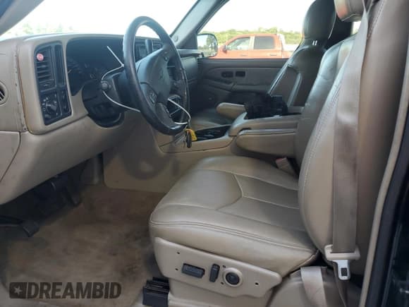 ✅ 2003 Chevrolet Silverado 2500HD LS • VIN: 1GCHC29U53E320515 • Lot: 52513575. Listed on Copart with 194,888 mi. Free auction sales archive from the USA and detailed vehicle history report at DreamBid. Image 7.