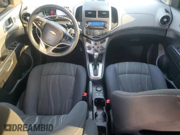 ✅ 2015 Chevrolet Sonic LT • VIN: 1G1JC5SG8F4206793 • Лот: 82727115. Опубликован ранее на Copart с пробегом 124 958 миль. Бесплатный доступ к архиву аукционных продаж из США и подробный отчёт об истории автомобиля на DreamBid. Изображение 8.