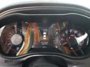 ✅ 2023 Dodge Challenger SXT • VIN: 2C3CDZAG7PH521440 • Lot: 47371403. Wystawiony na Copart z przebiegiem 2 260 mil. Bezpłatny archiwum sprzedaży aukcyjnych z USA i szczegółowy raport historii pojazdu na DreamBid. Zdjęcie 9.