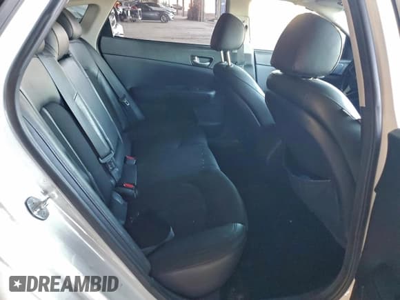 ✅ 2018 Kia Optima S • VIN: 5XXGT4L37JG243601 • Lot: 95926265. Wystawiony na Copart z przebiegiem 86 902 mil. Bezpłatny archiwum sprzedaży aukcyjnych z USA i szczegółowy raport historii pojazdu na DreamBid. Zdjęcie 10.