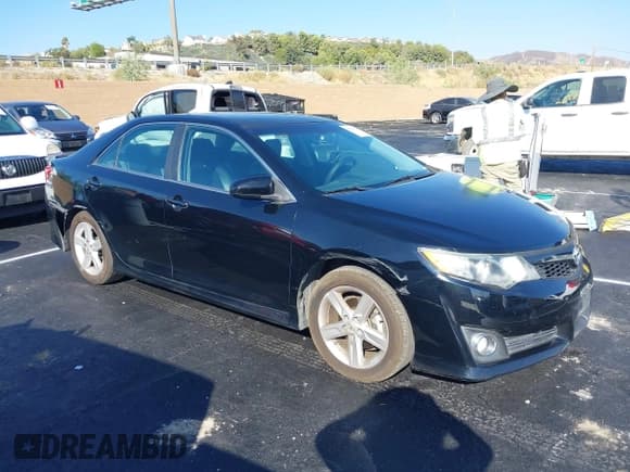 ✅ 2013 Toyota Camry SE • VIN: 4T1BF1FK2DU271979 • Lot: 43230116. Listed on IAAI with 209,473 mi. Free auction sales archive from the USA and detailed vehicle history report at DreamBid. Image 1.