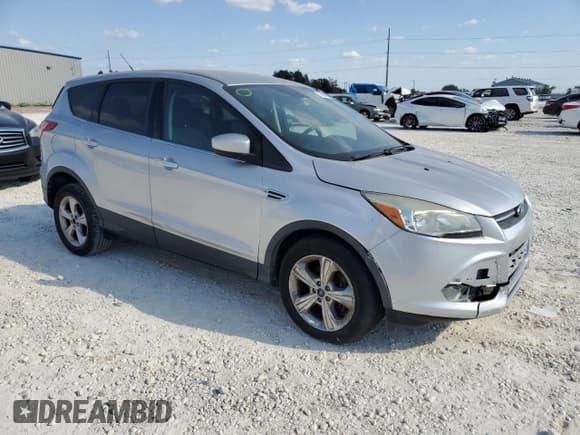 ✅ 2014 Ford Escape SE • VIN: 1FMCU0GX9EUC09480 • Lot: 48219415. Wystawiony na Copart z przebiegiem 91 952 mil. Bezpłatny archiwum sprzedaży aukcyjnych z USA i szczegółowy raport historii pojazdu na DreamBid. Zdjęcie 4.