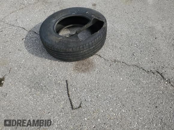 ✅ 2001 Chevrolet Suburban LS • VIN: 3GNEC16T31G111229 • Лот: 51053805. Опубликован ранее на Copart с пробегом 235 889 миль. Бесплатный доступ к архиву аукционных продаж из США и подробный отчёт об истории автомобиля на DreamBid. Изображение 15.