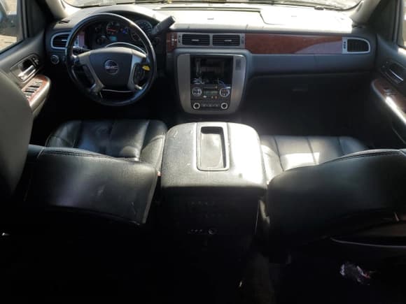 ✅ 2009 GMC Yukon SLT 4SB • VIN: 1GKFK33009R202822 • Лот: 63786755. Опубликован ранее на Copart с пробегом 197 235 миль. Бесплатный доступ к архиву аукционных продаж из США и подробный отчёт об истории автомобиля на DreamBid. Изображение 8.